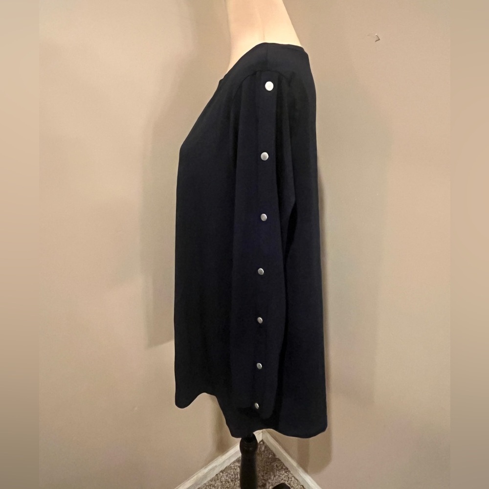 Chico Black Long Sleeve Top with Button Sleeve Accents, size Large (Chico 2)